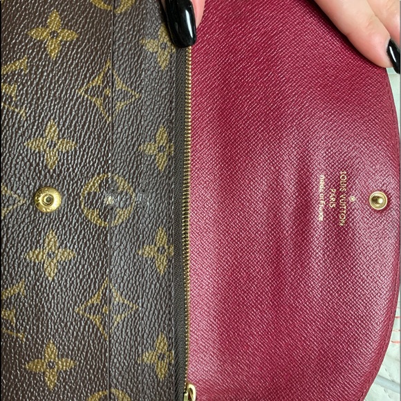 Louis Vuitton Dark Pink Emilie Wallet!! - Picture 2 of 10
